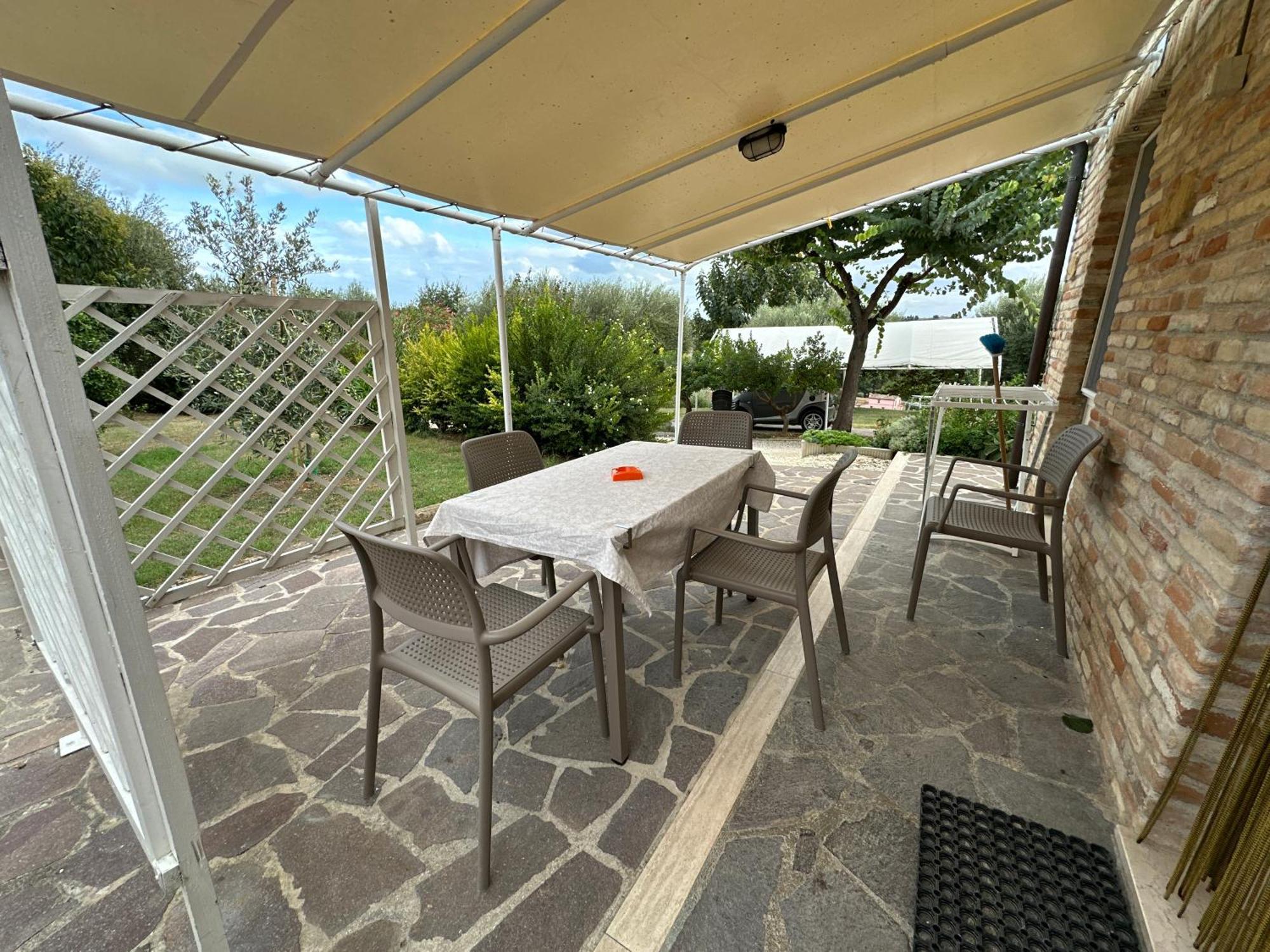 לורטו Agriturismo Case Al Sole מראה חיצוני תמונה