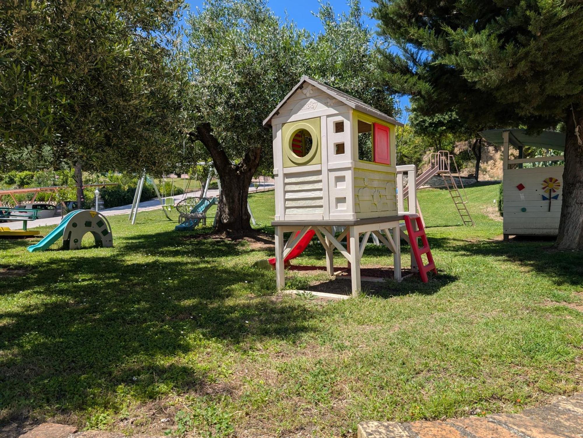 לורטו Agriturismo Case Al Sole מראה חיצוני תמונה